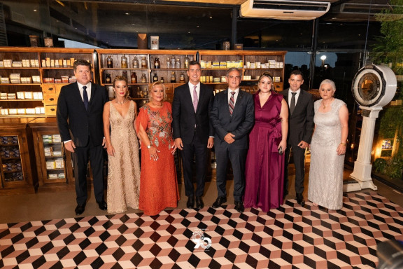 Fiesta de los 90 años con la presencia de Autoridades